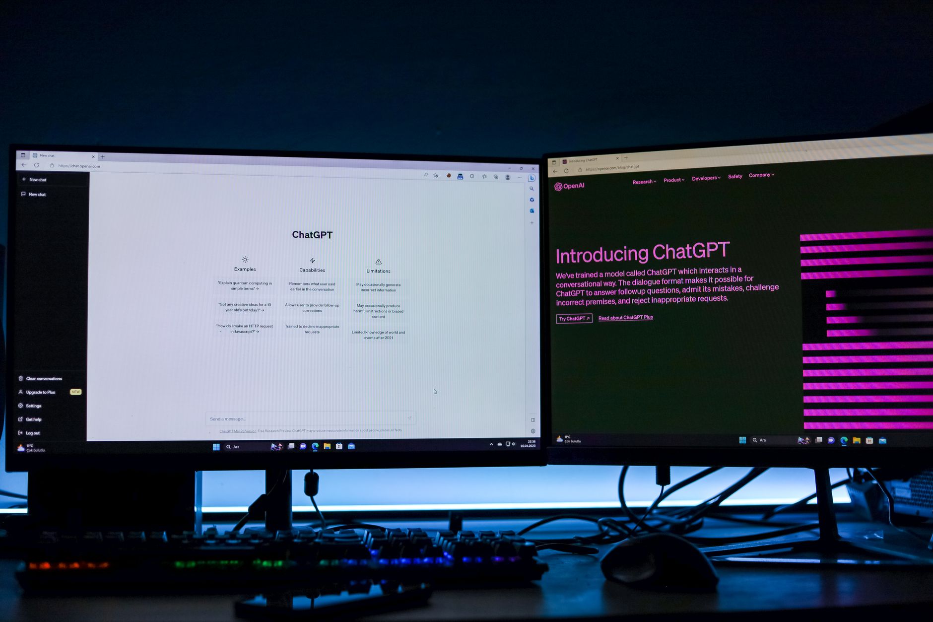 A web monitoring dashboard displaying website status and change alerts